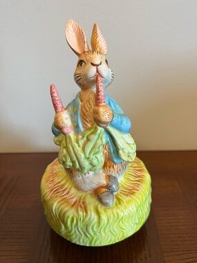1977 Beatrix Potter Peter Rabbit music Box